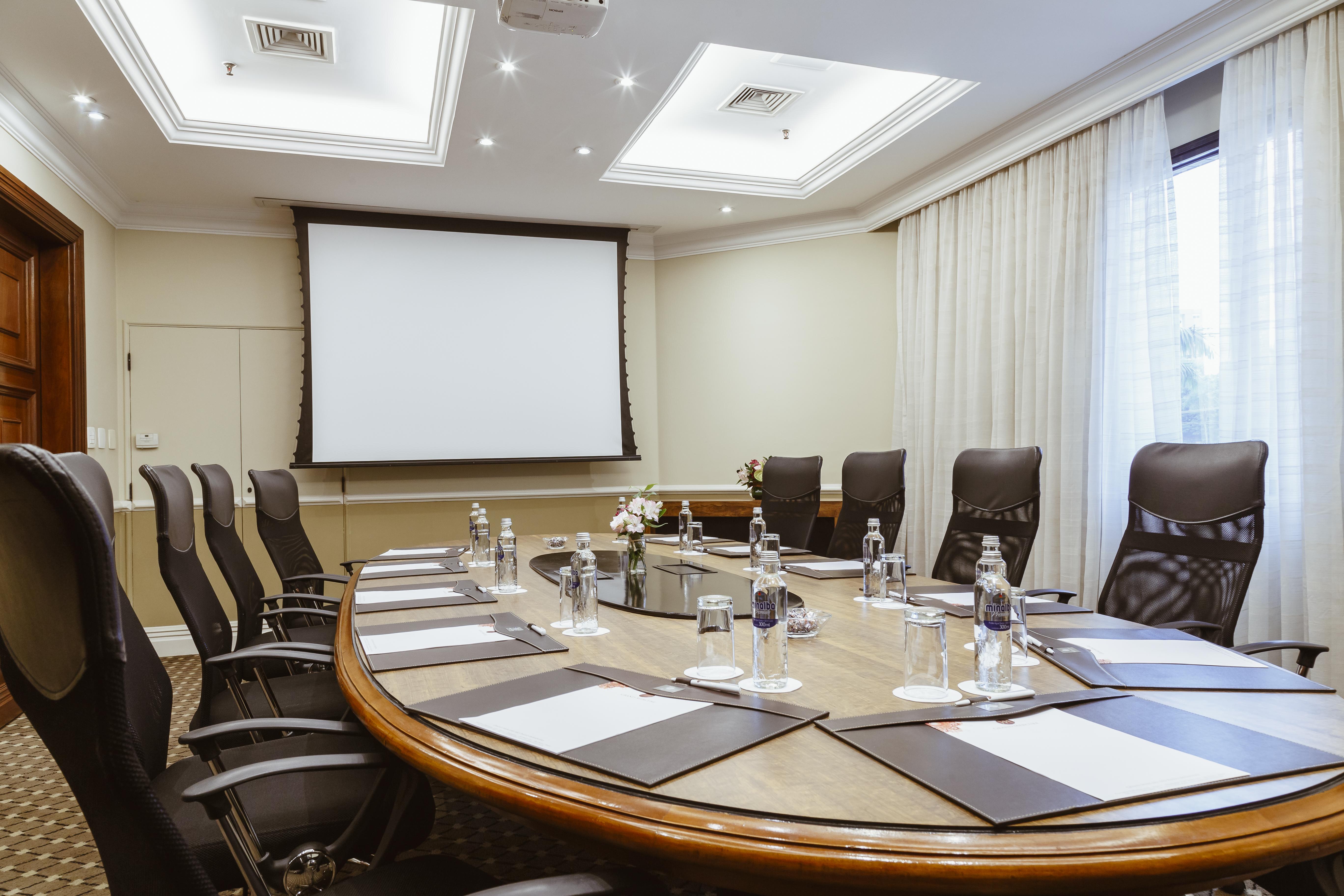 Grand Mercure Sao Paulo Ibirapuera Exterior photo A boardroom at a hotel