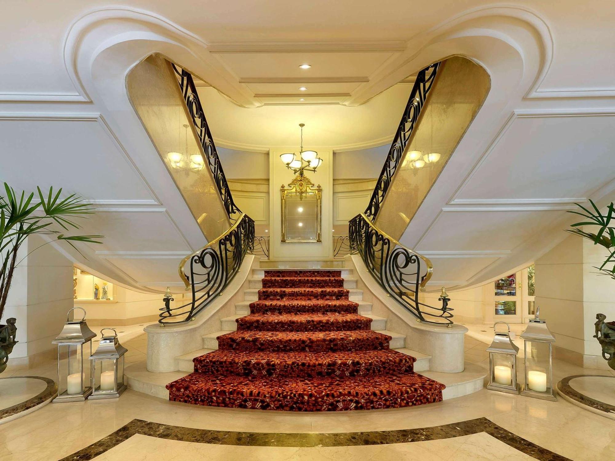 Grand Mercure Sao Paulo Ibirapuera Exterior photo The staircase at the lobby