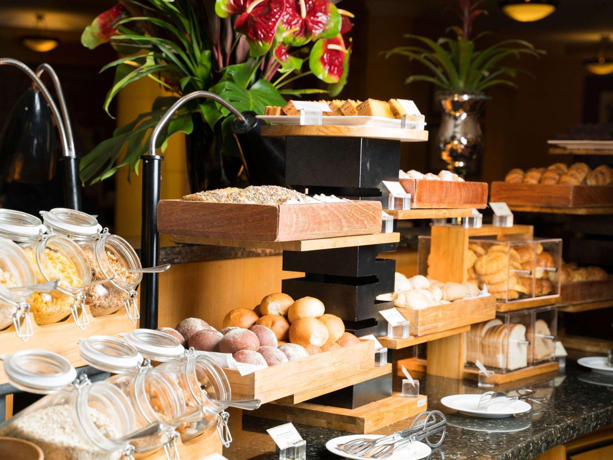 Grand Mercure Sao Paulo Ibirapuera Exterior photo A breakfast buffet
