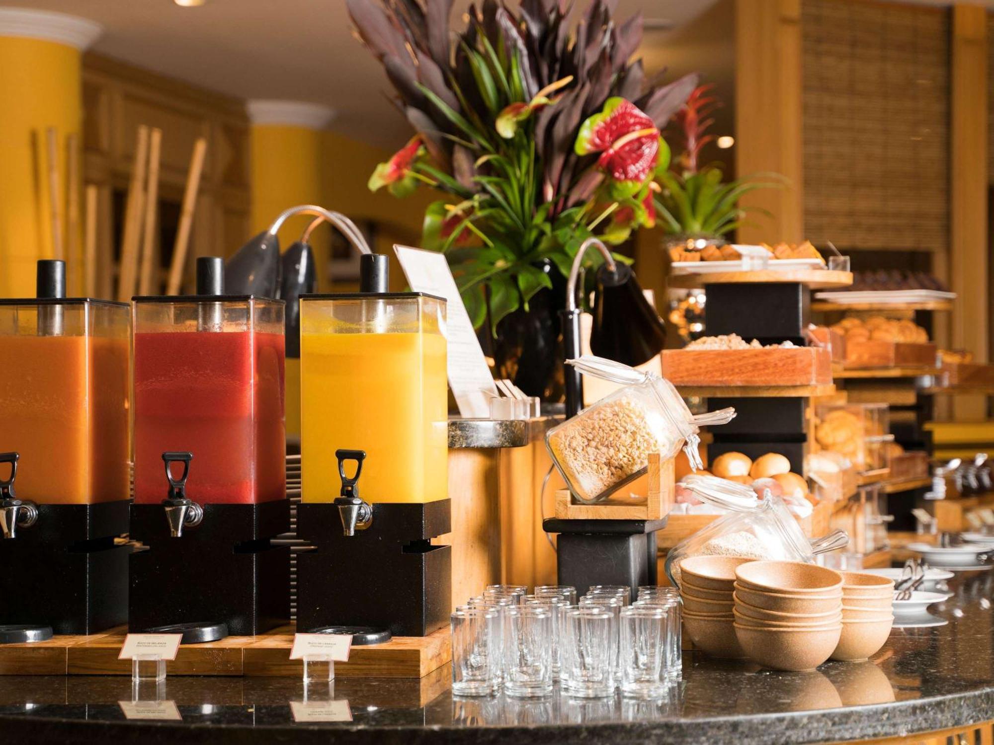 Grand Mercure Sao Paulo Ibirapuera Exterior photo A breakfast buffet